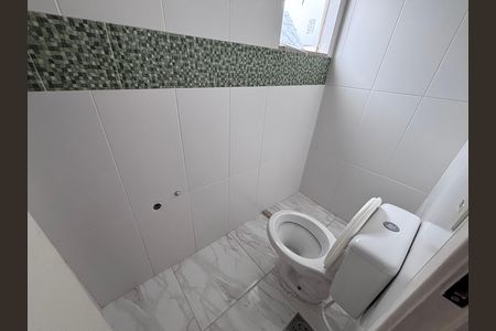 Casa de condomínio para alugar com 329m², 4 quartos e 3 vagas Casa de condomínio para alugar com 329m², 4 quartos e 3 vagasBanheiro do sótão
