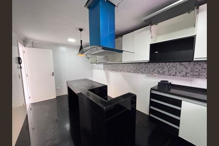 Casa de condomínio para alugar com 329m², 4 quartos e 3 vagas Casa de condomínio para alugar com 329m², 4 quartos e 3 vagasCozinha