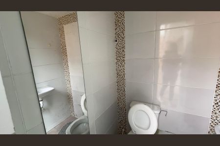 Casa de condomínio para alugar com 329m², 4 quartos e 3 vagas Casa de condomínio para alugar com 329m², 4 quartos e 3 vagasBanheiro externo