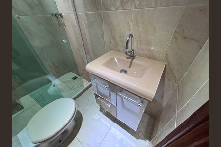 Casa de condomínio para alugar com 329m², 4 quartos e 3 vagas Casa de condomínio para alugar com 329m², 4 quartos e 3 vagasBanheiro do Quarto 3