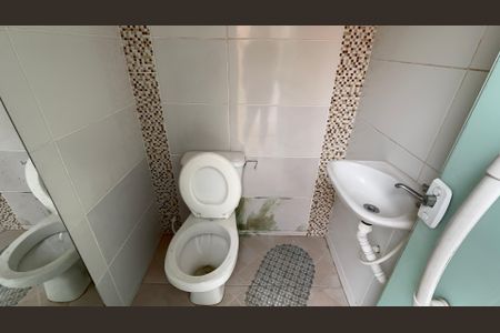 Casa de condomínio para alugar com 329m², 4 quartos e 3 vagas Casa de condomínio para alugar com 329m², 4 quartos e 3 vagasBanheiro externo