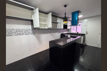 Casa de condomínio para alugar com 329m², 4 quartos e 3 vagas Casa de condomínio para alugar com 329m², 4 quartos e 3 vagasCozinha