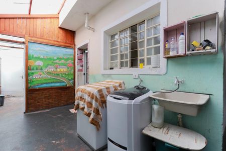 Casa à venda com 240m², 3 quartos e 1 vagaÁrea de serviço