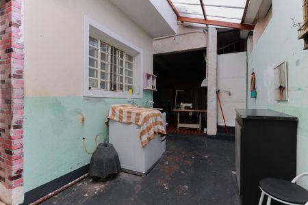 Casa à venda com 240m², 3 quartos e 1 vagaÁrea de serviço