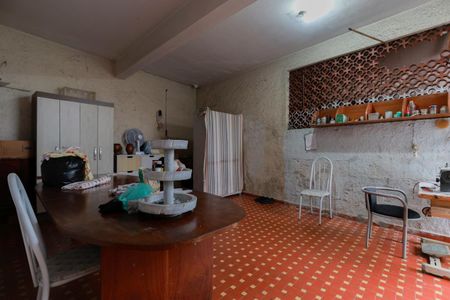Casa à venda com 240m², 3 quartos e 1 vagaSalão