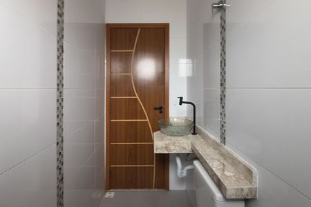 Casa de condomínio para alugar com 65m², 2 quartos e 1 vaga Casa de condomínio para alugar com 65m², 2 quartos e 1 vagaBanheiro