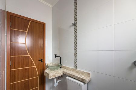 Casa de condomínio para alugar com 65m², 2 quartos e 1 vaga Casa de condomínio para alugar com 65m², 2 quartos e 1 vagaBanheiro