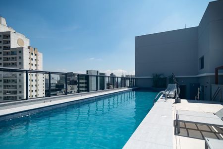 Apartamento à venda com 23m², 1 quarto e sem vaga Apartamento à venda com 23m², 1 quarto e sem vagaÁrea comum - Piscina
