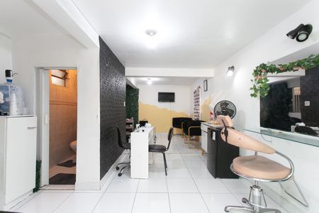 Casa à venda com 200m², 3 quartos e 2 vagasSalão 