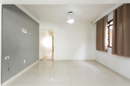 Sala de casa à venda com 3 quartos, 200m² em Vila Aurea, São Paulo