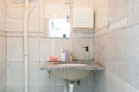 Casa à venda com 200m², 3 quartos e 2 vagasBanheiro 2