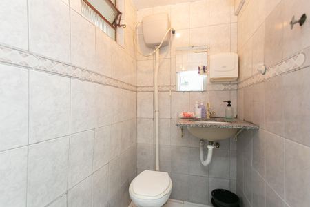 Casa à venda com 200m², 3 quartos e 2 vagasBanheiro 2