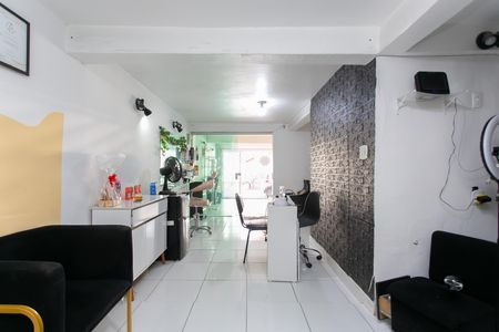 Casa à venda com 200m², 3 quartos e 2 vagasSalão 
