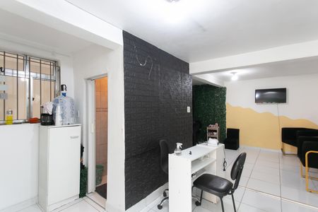 Casa à venda com 200m², 3 quartos e 2 vagasSalão 