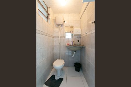 Casa à venda com 200m², 3 quartos e 2 vagasBanheiro 2