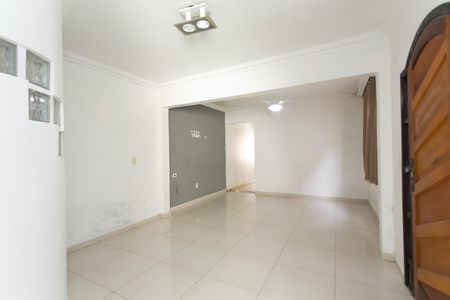Casa à venda com 200m², 3 quartos e 2 vagasSala