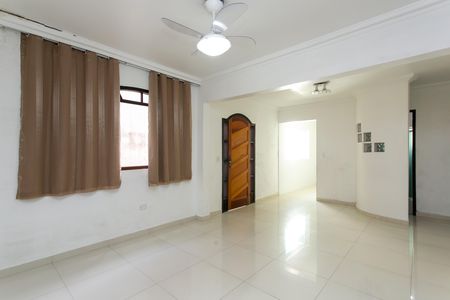 Casa à venda com 200m², 3 quartos e 2 vagasSala