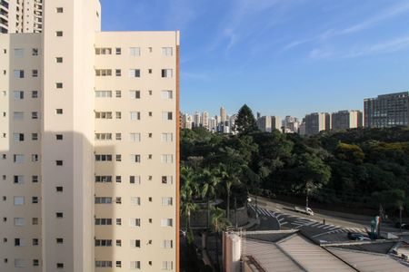 Vista Quarto 1 de apartamento para alugar com 2 quartos, 33m² em Vila Suzana, São Paulo