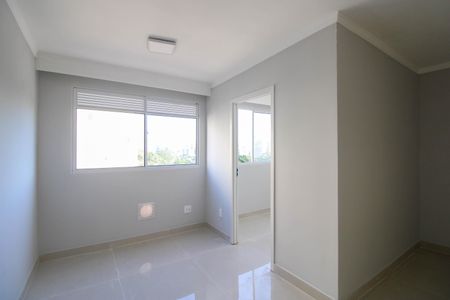 Sala  de apartamento para alugar com 2 quartos, 33m² em Vila Suzana, São Paulo