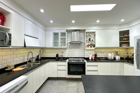 Apartamento à venda com 200m², 4 quartos e 1 vaga