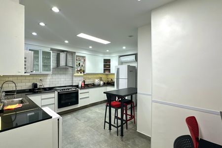 Apartamento à venda com 200m², 4 quartos e 1 vaga