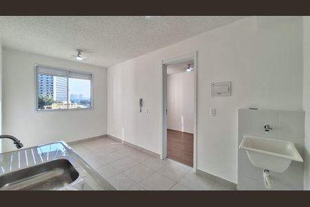 Sala/Cozinha de apartamento para alugar com 1 quarto, 25m² em Parque Industrial Tomas Edson, São Paulo