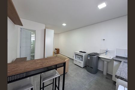 Sala/Cozinha/Quarto de casa para alugar com 1 quarto, 25m² em Km 18, Osasco