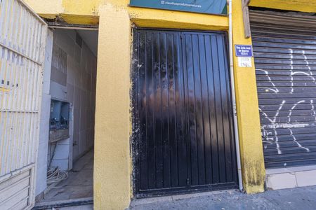Casa para alugar com 77m², 2 quartos e sem vaga Casa para alugar com 77m², 2 quartos e sem vagaFachada