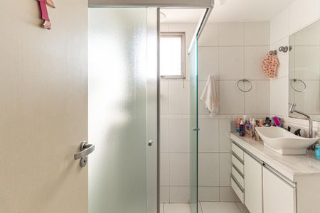 Apartamento à venda com 93m², 3 quartos e 1 vaga Apartamento à venda com 93m², 3 quartos e 1 vagaBanheiro Social