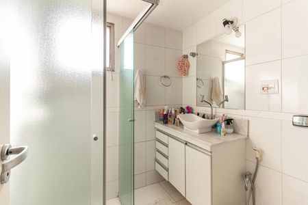 Apartamento à venda com 93m², 3 quartos e 1 vaga Apartamento à venda com 93m², 3 quartos e 1 vagaBanheiro Social