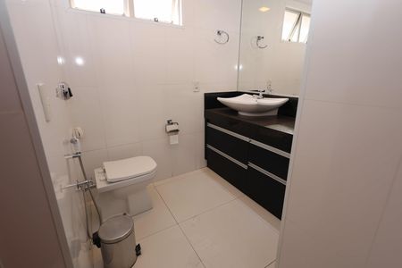Apartamento para alugar com 150m², 3 quartos e 2 vagasBanheiro do Quarto 3