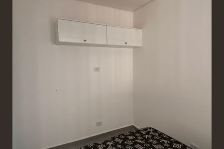 Quarto de kitnet/studio para alugar com 2 quartos, 40m² em Km 18, Osasco