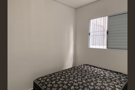 Quarto de kitnet/studio para alugar com 2 quartos, 40m² em Km 18, Osasco