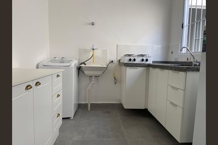 Studio para alugar com 40m², 2 quartos e sem vaga Studio para alugar com 40m², 2 quartos e sem vagaCozinha e Área de Serviço