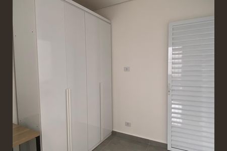 Quarto de kitnet/studio para alugar com 2 quartos, 40m² em Km 18, Osasco