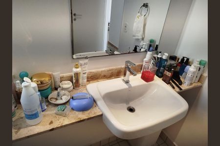 Apartamento à venda com 64m², 3 quartos e 1 vaga Apartamento à venda com 64m², 3 quartos e 1 vagaBanheiro