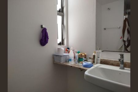 Apartamento à venda com 64m², 3 quartos e 1 vaga Apartamento à venda com 64m², 3 quartos e 1 vagaBanheiro
