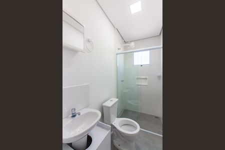 Banheiro de kitnet/studio para alugar com 1 quarto, 25m² em Km 18, Osasco