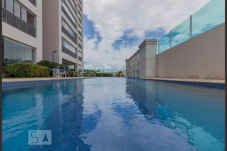 Apartamento à venda com 194m², 3 quartos e 3 vagas Apartamento à venda com 194m², 3 quartos e 3 vagasÁrea comum - Piscina