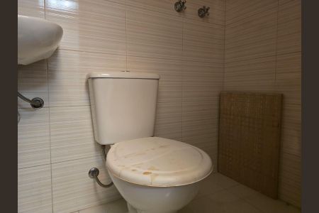 Apartamento à venda com 194m², 3 quartos e 3 vagas Apartamento à venda com 194m², 3 quartos e 3 vagasLavabo de Serviço