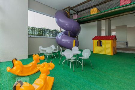 Apartamento à venda com 194m², 3 quartos e 3 vagas Apartamento à venda com 194m², 3 quartos e 3 vagasBrinquedoteca
