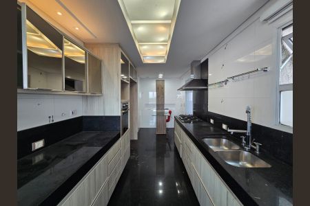Apartamento à venda com 194m², 3 quartos e 3 vagas Apartamento à venda com 194m², 3 quartos e 3 vagasCozinha