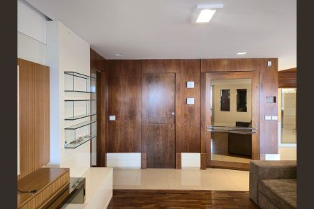 Apartamento à venda com 194m², 3 quartos e 3 vagas Apartamento à venda com 194m², 3 quartos e 3 vagasSala
