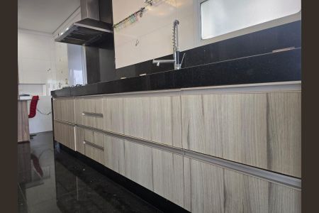 Apartamento à venda com 194m², 3 quartos e 3 vagas Apartamento à venda com 194m², 3 quartos e 3 vagasCozinha