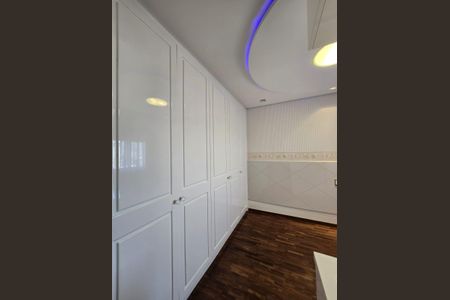 Apartamento à venda com 194m², 3 quartos e 3 vagas Apartamento à venda com 194m², 3 quartos e 3 vagasSuíte 02