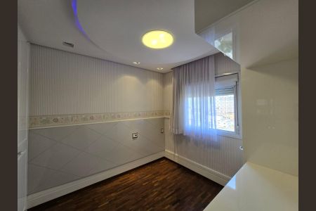 Apartamento à venda com 194m², 3 quartos e 3 vagas Apartamento à venda com 194m², 3 quartos e 3 vagasSuíte 02