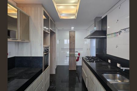 Apartamento à venda com 194m², 3 quartos e 3 vagas Apartamento à venda com 194m², 3 quartos e 3 vagasCozinha