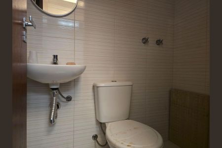Apartamento à venda com 194m², 3 quartos e 3 vagas Apartamento à venda com 194m², 3 quartos e 3 vagasLavabo de Serviço
