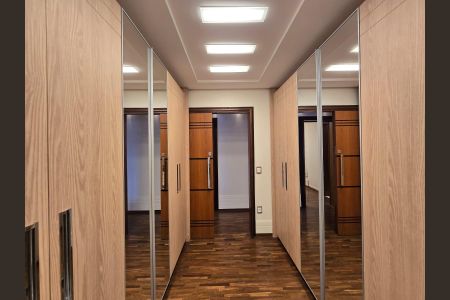 Apartamento à venda com 194m², 3 quartos e 3 vagas Apartamento à venda com 194m², 3 quartos e 3 vagasSuíte 01