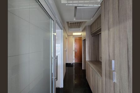 Apartamento à venda com 194m², 3 quartos e 3 vagas Apartamento à venda com 194m², 3 quartos e 3 vagasÁrea de Serviço
